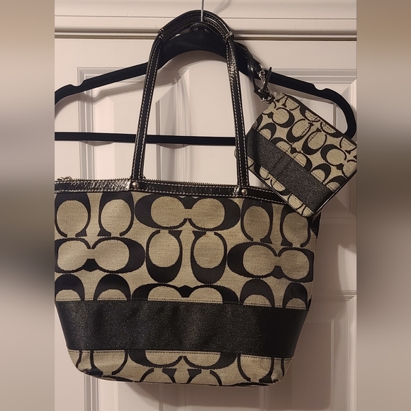 Coach Signature Black and Tan/Gray Tote - Picture 2 of 8
